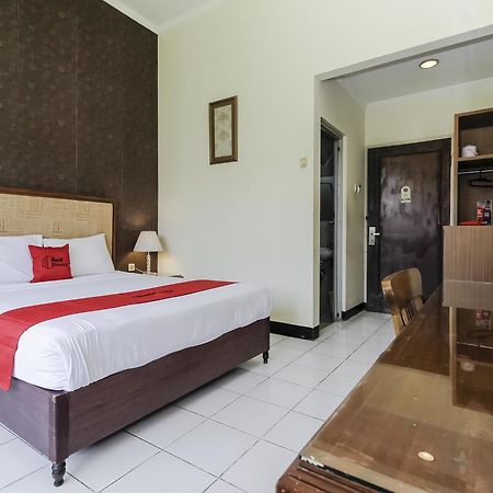 Reddoorz Plus Near Grage City Mall Чиребон Экстерьер фото
