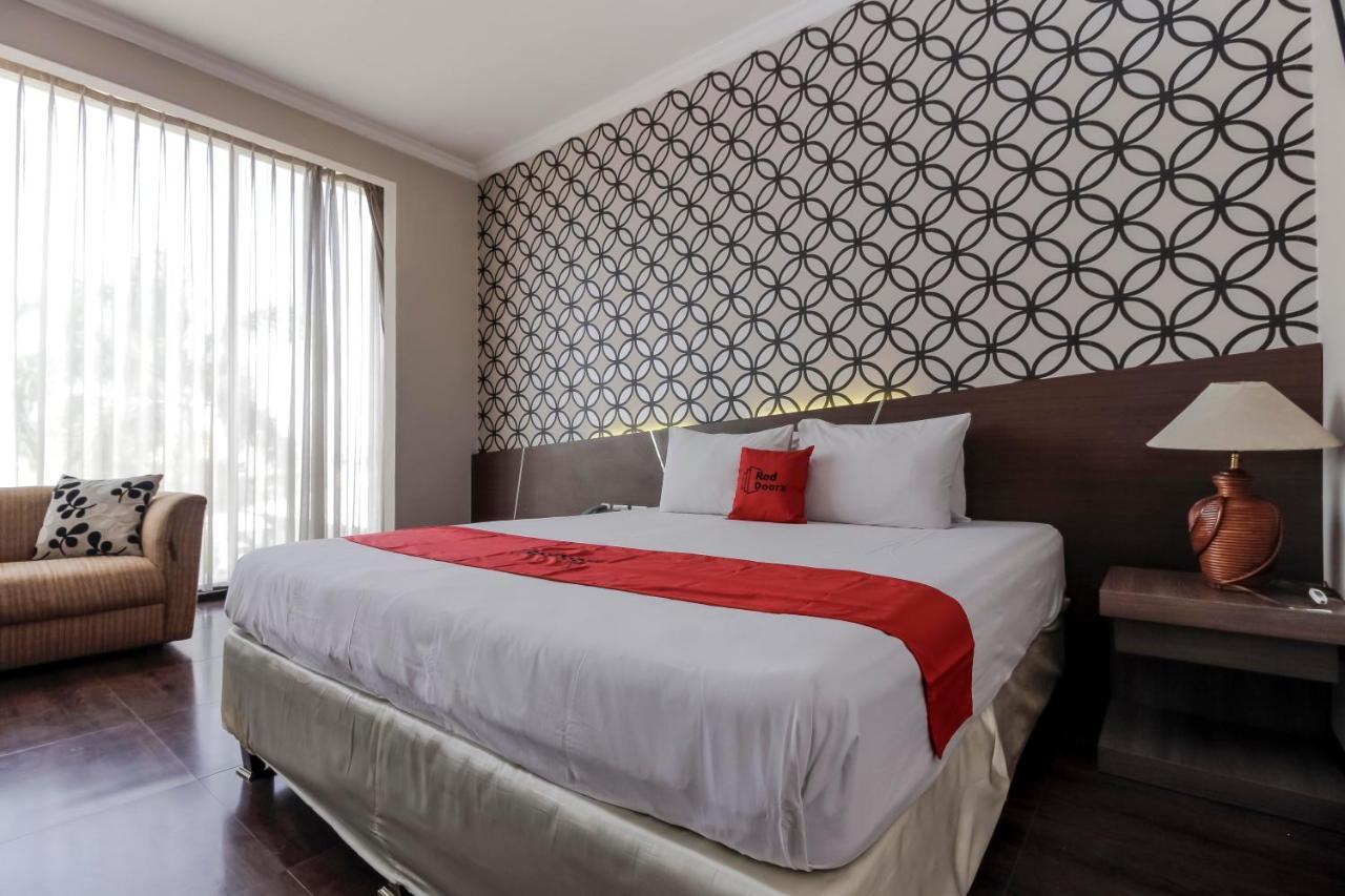 Reddoorz Plus Near Grage City Mall Чиребон Экстерьер фото