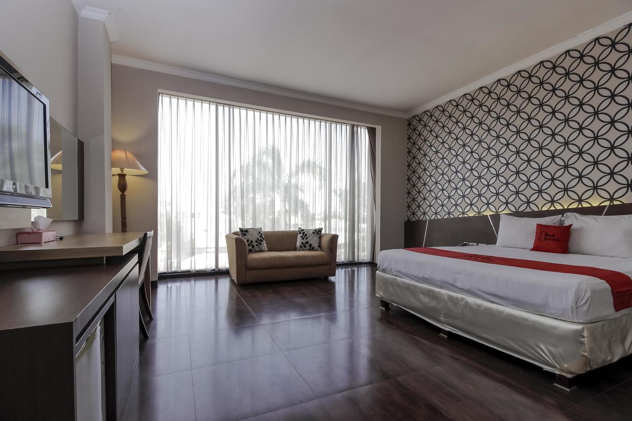 Reddoorz Plus Near Grage City Mall Чиребон Экстерьер фото
