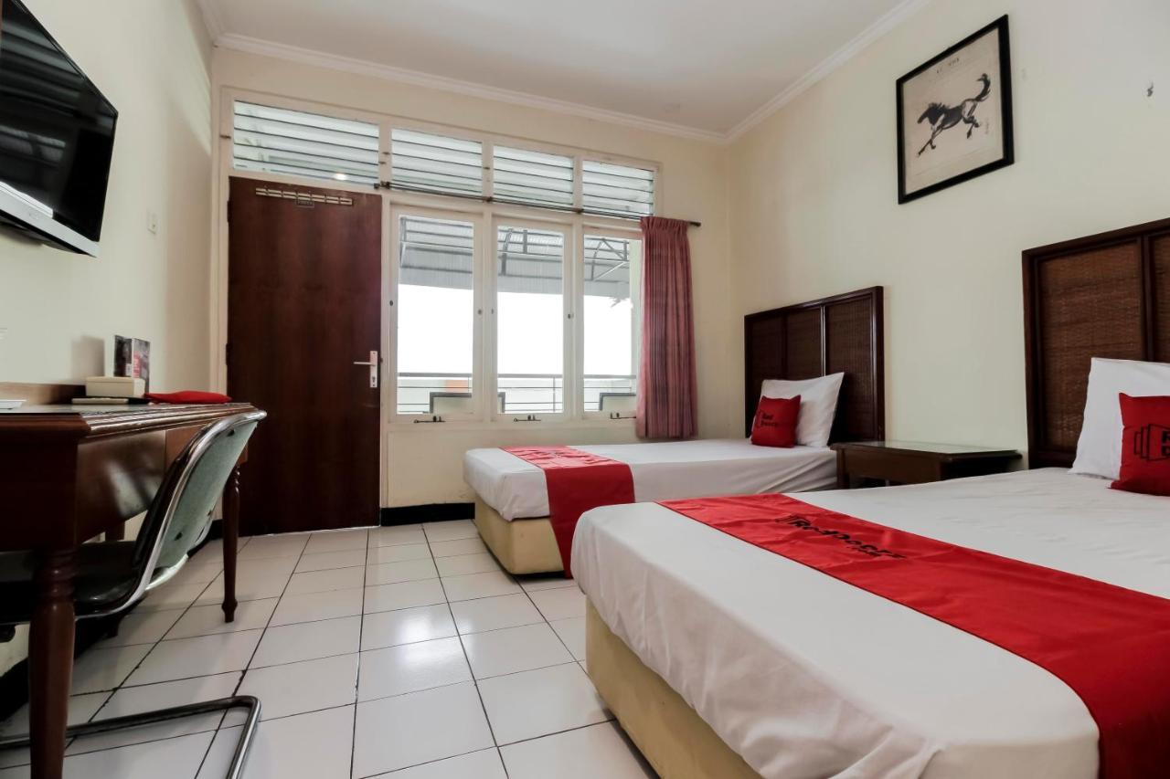 Reddoorz Plus Near Grage City Mall Чиребон Экстерьер фото