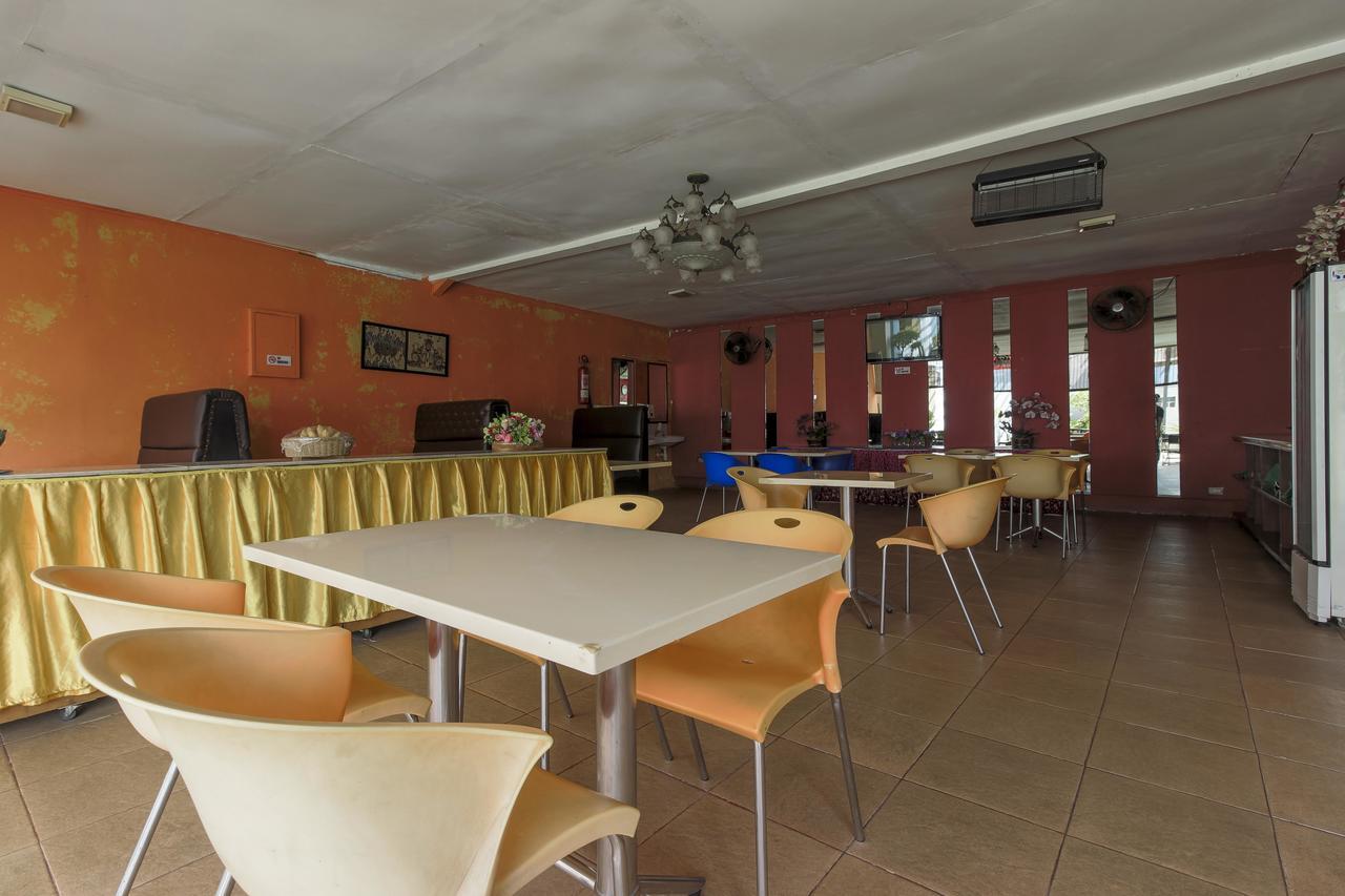 Reddoorz Plus Near Grage City Mall Чиребон Экстерьер фото